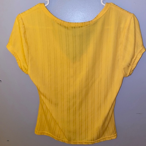 Yellow short sleeve shirt - Picture 2 of 5